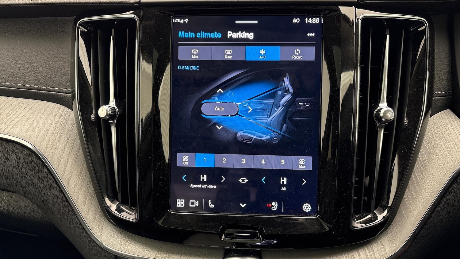 Used Volvo XC60 2025 for sale - 78004638: Photo 36