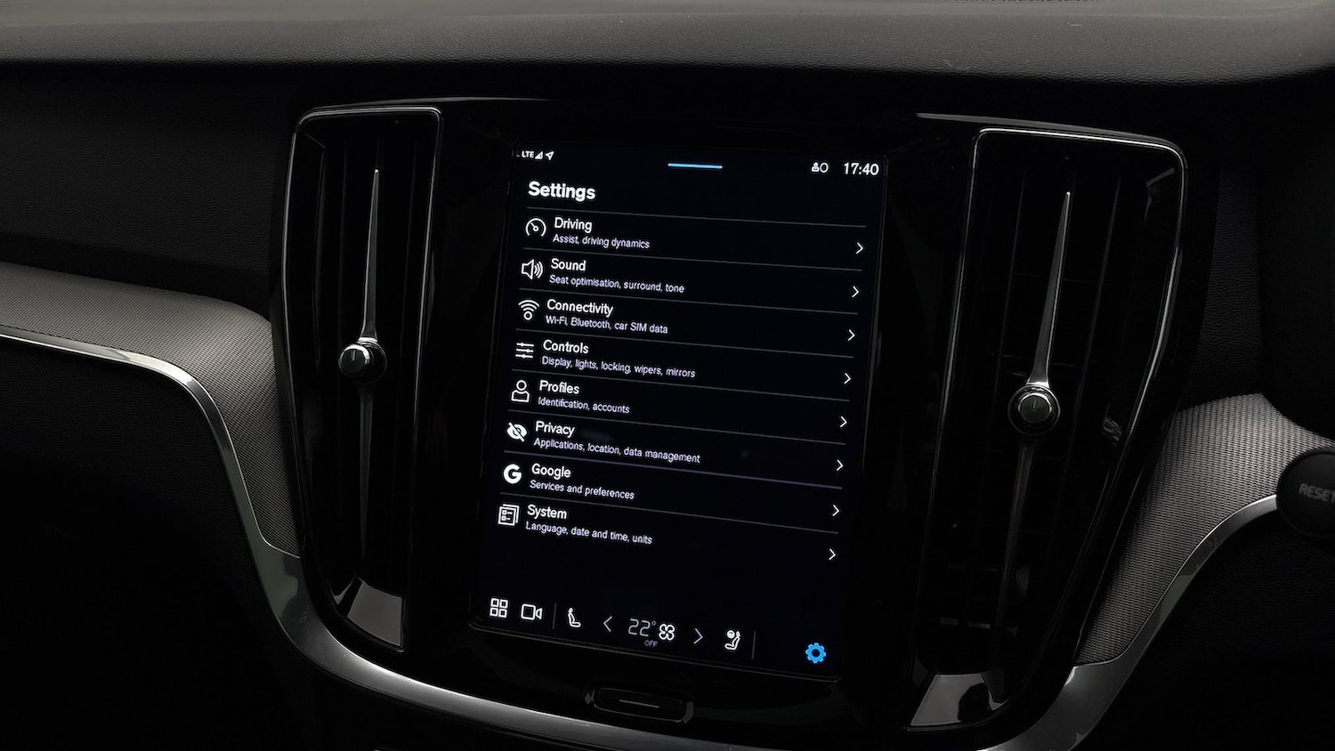 Used Volvo V60 2024 for sale - 77556042: Photo 30