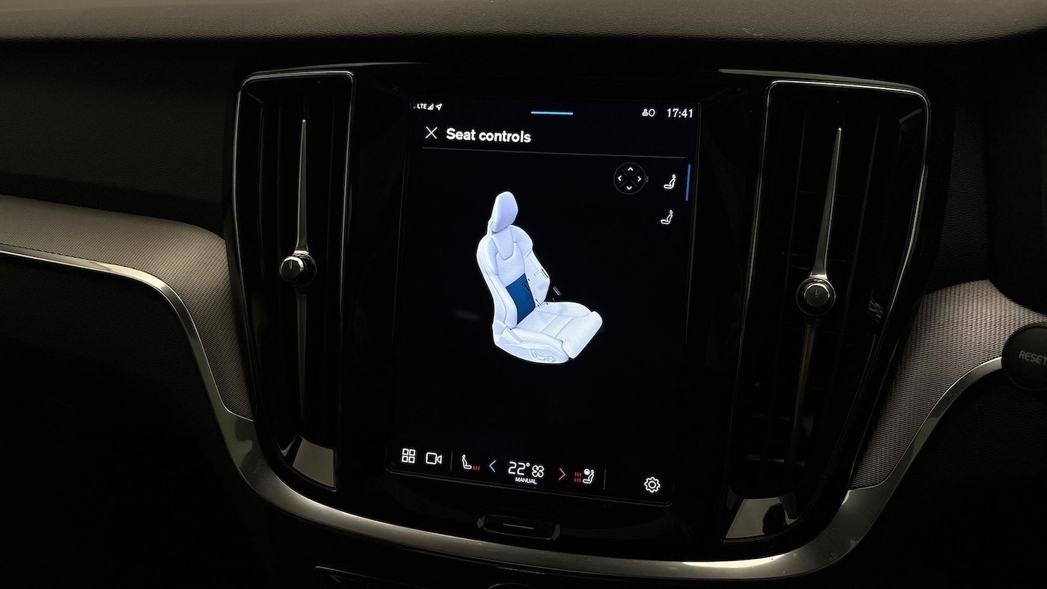 Used Volvo V60 2024 for sale - 77556042: Photo 35