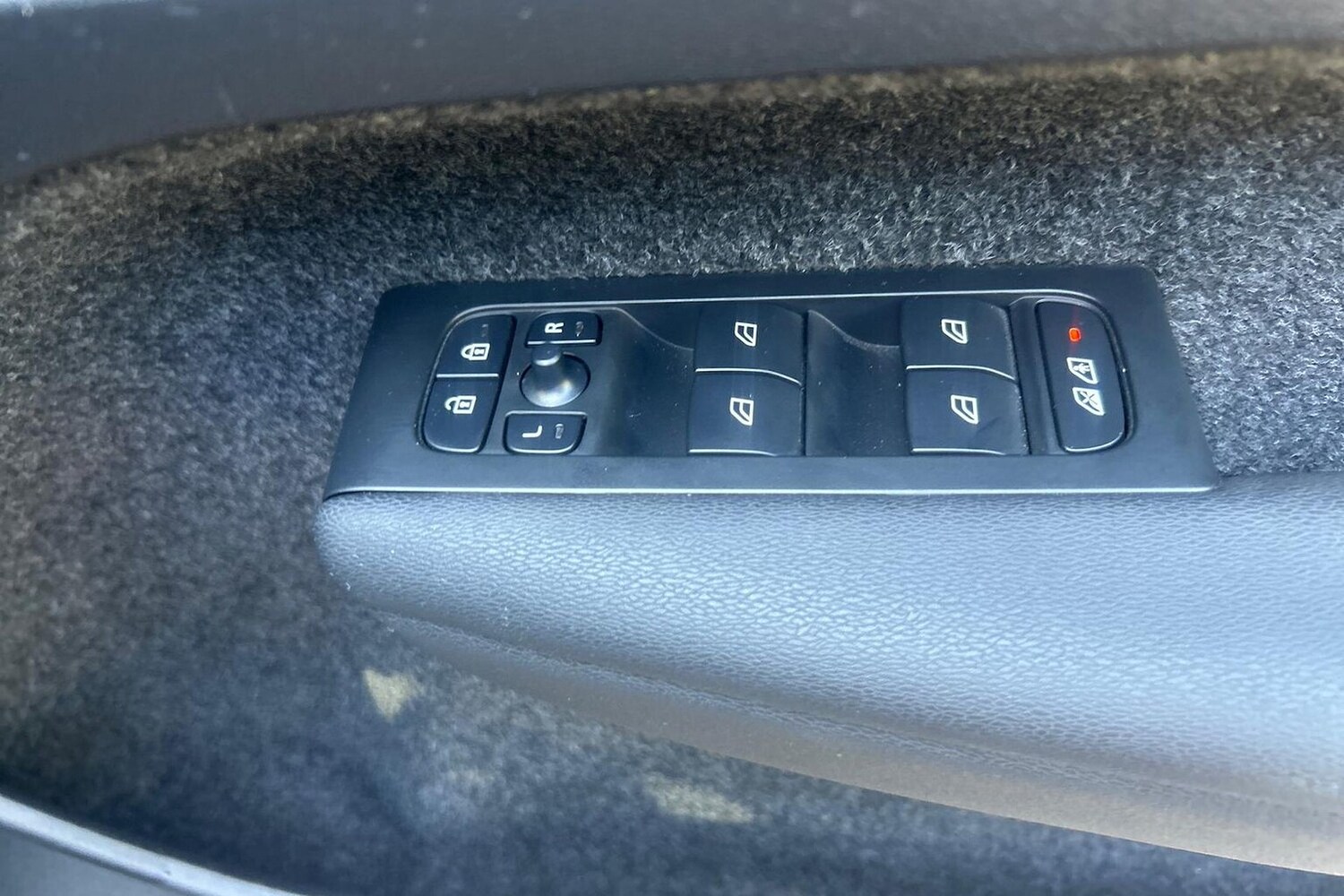 Used Volvo XC40 2025 for sale - 76011085: Photo 21