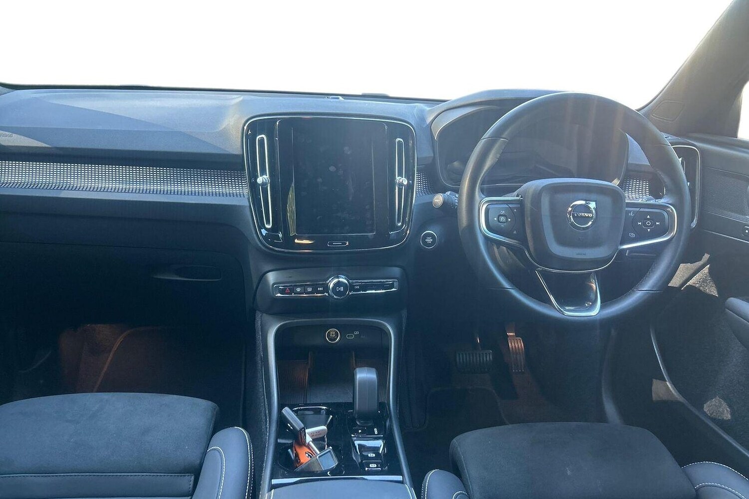 Used Volvo XC40 2025 for sale - 76011085: Photo 8
