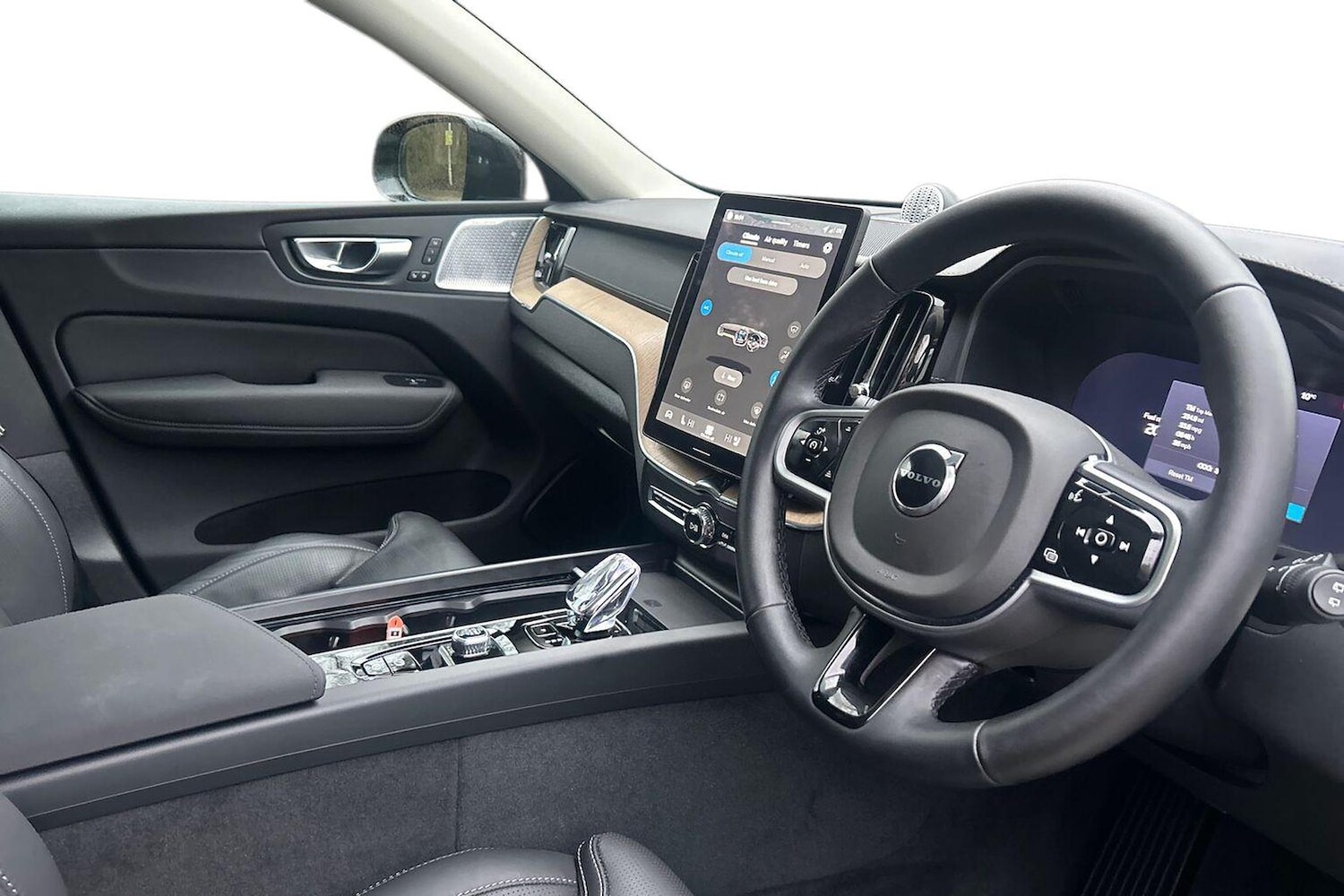 Used Volvo XC60 2025 for sale - 77701334: Photo 15