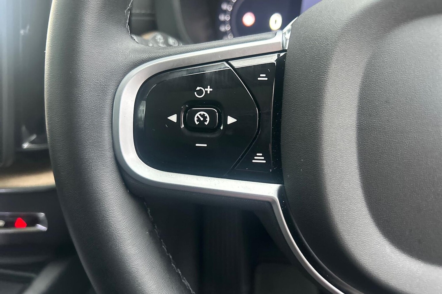 Used Volvo XC60 2025 for sale - 77701334: Photo 25