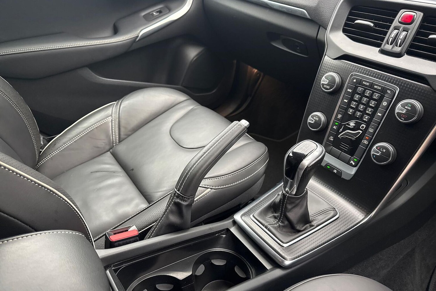 Used Volvo V40 2019 for sale - 76554285: Photo 13