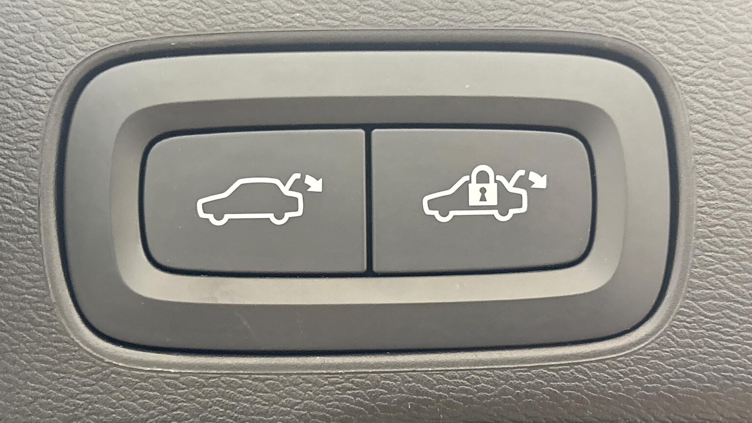 Used Volvo XC60 2022 for sale - 77973939: Photo 17