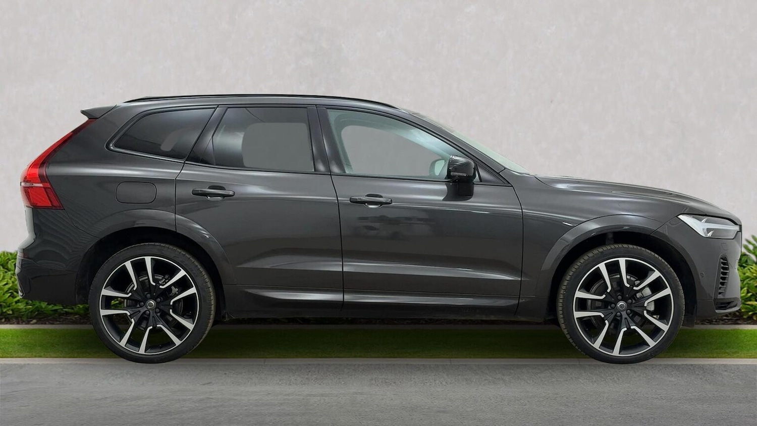 Used Volvo XC60 2022 for sale - 77973939: Photo 2