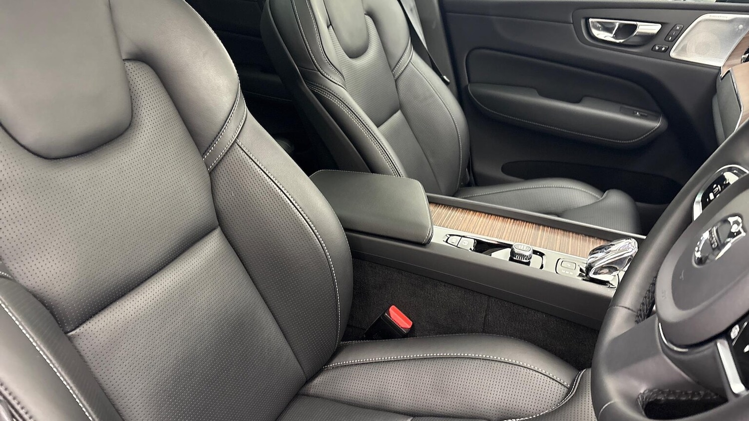 Used Volvo XC60 2022 for sale - 77973939: Photo 27