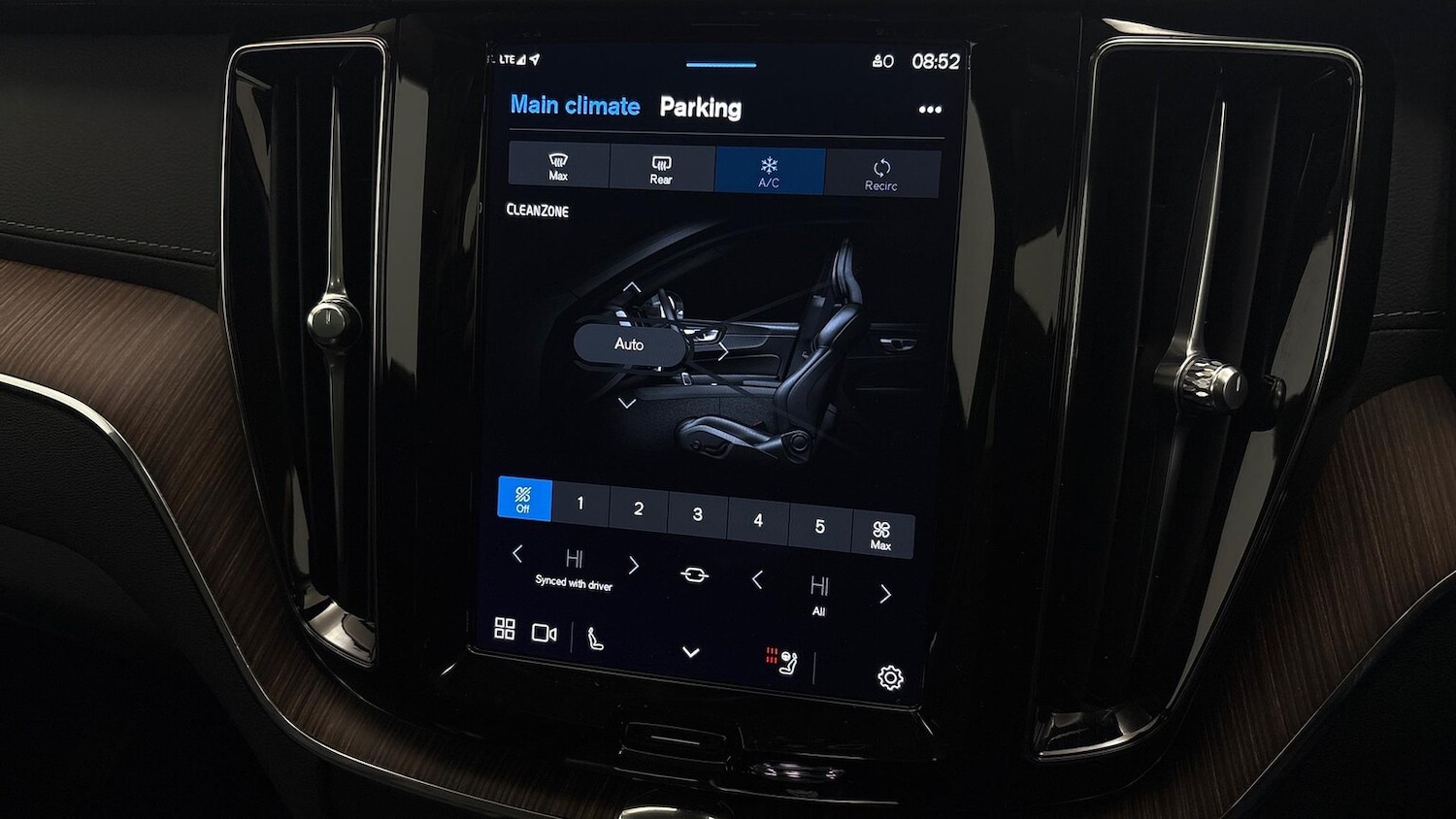 Used Volvo XC60 2022 for sale - 77973939: Photo 36