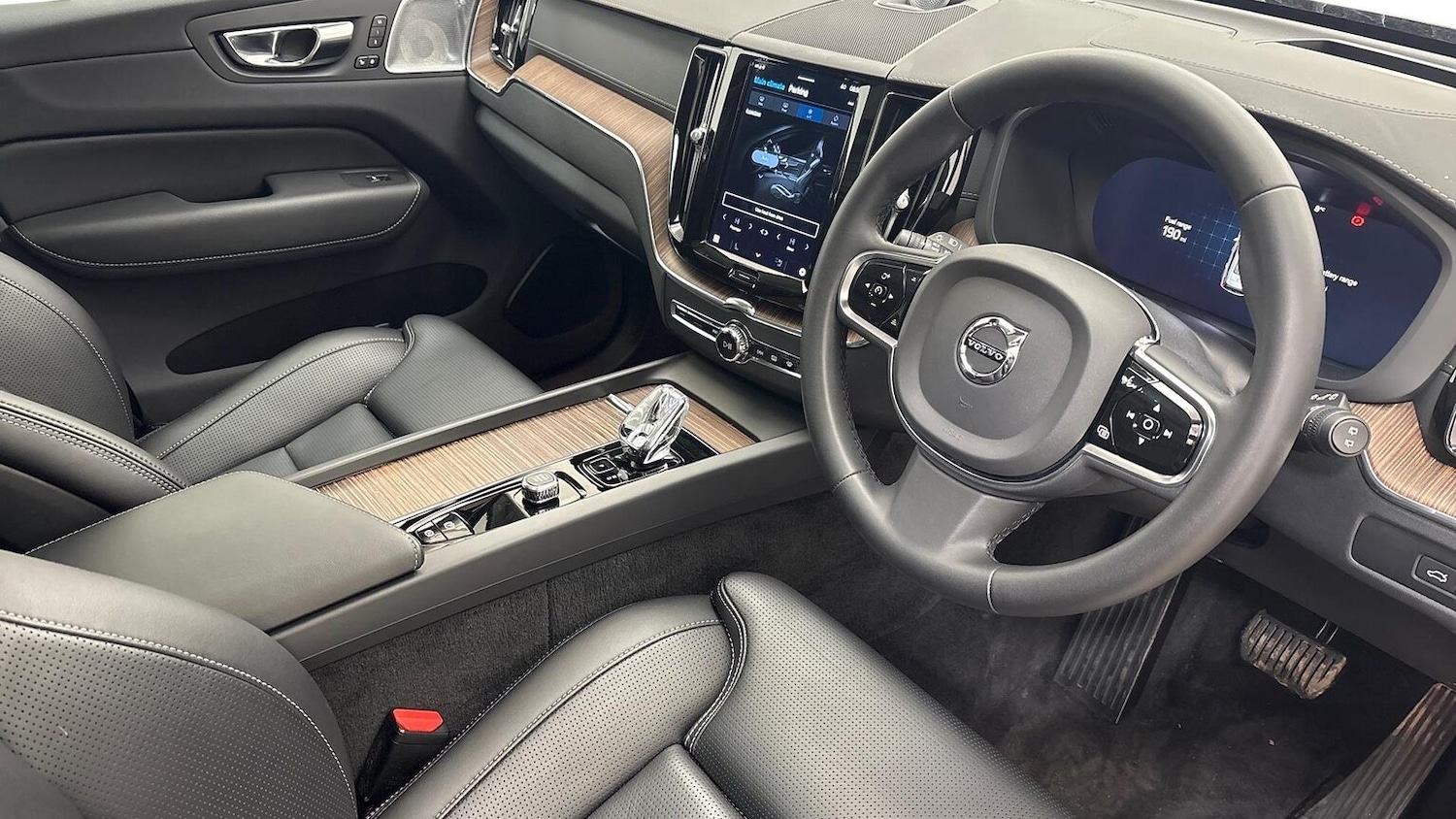 Used Volvo XC60 2022 for sale - 77973939: Photo 9