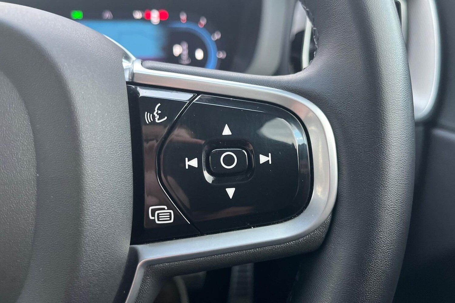 Used Volvo XC60 2022 for sale - 76402402: Photo 27