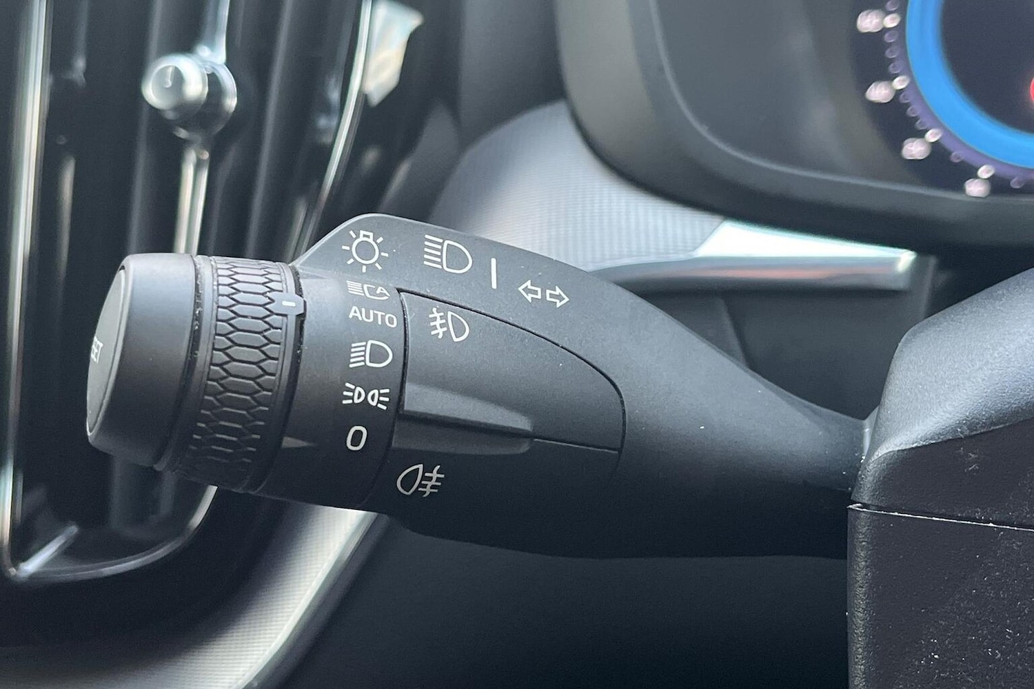 Used Volvo XC60 2022 for sale - 76402402: Photo 30