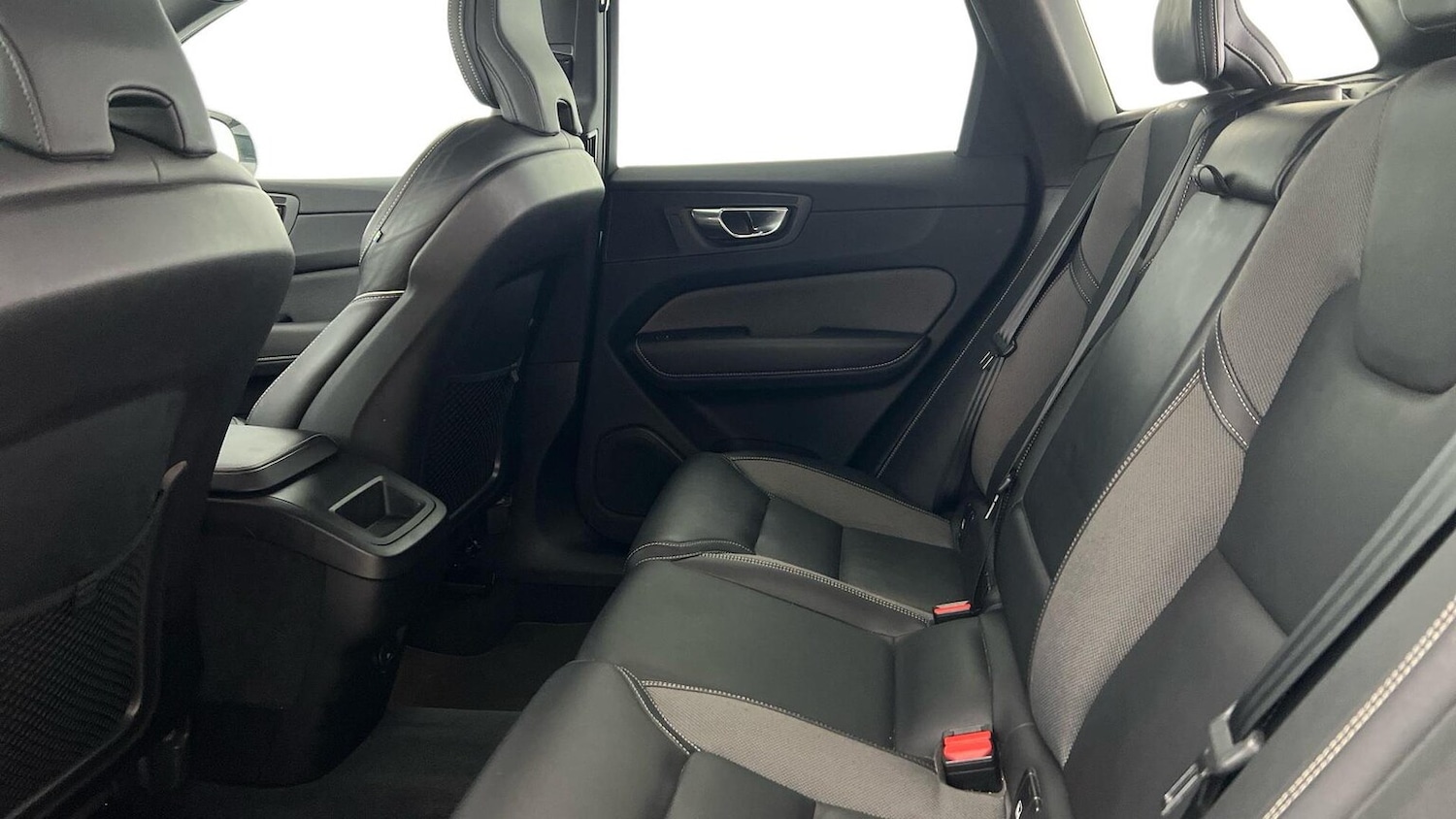 Used Volvo XC60 2022 for sale - 76402402: Photo 7