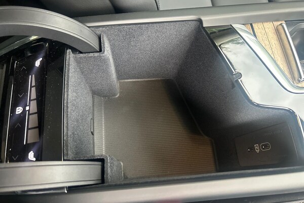 Used Volvo XC60 2025 for sale - 76089141: Photo 32