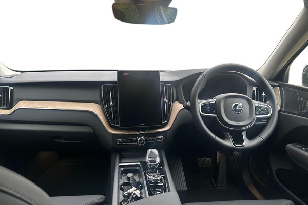 Used Volvo XC60 2025 for sale - 76089141: Photo 8