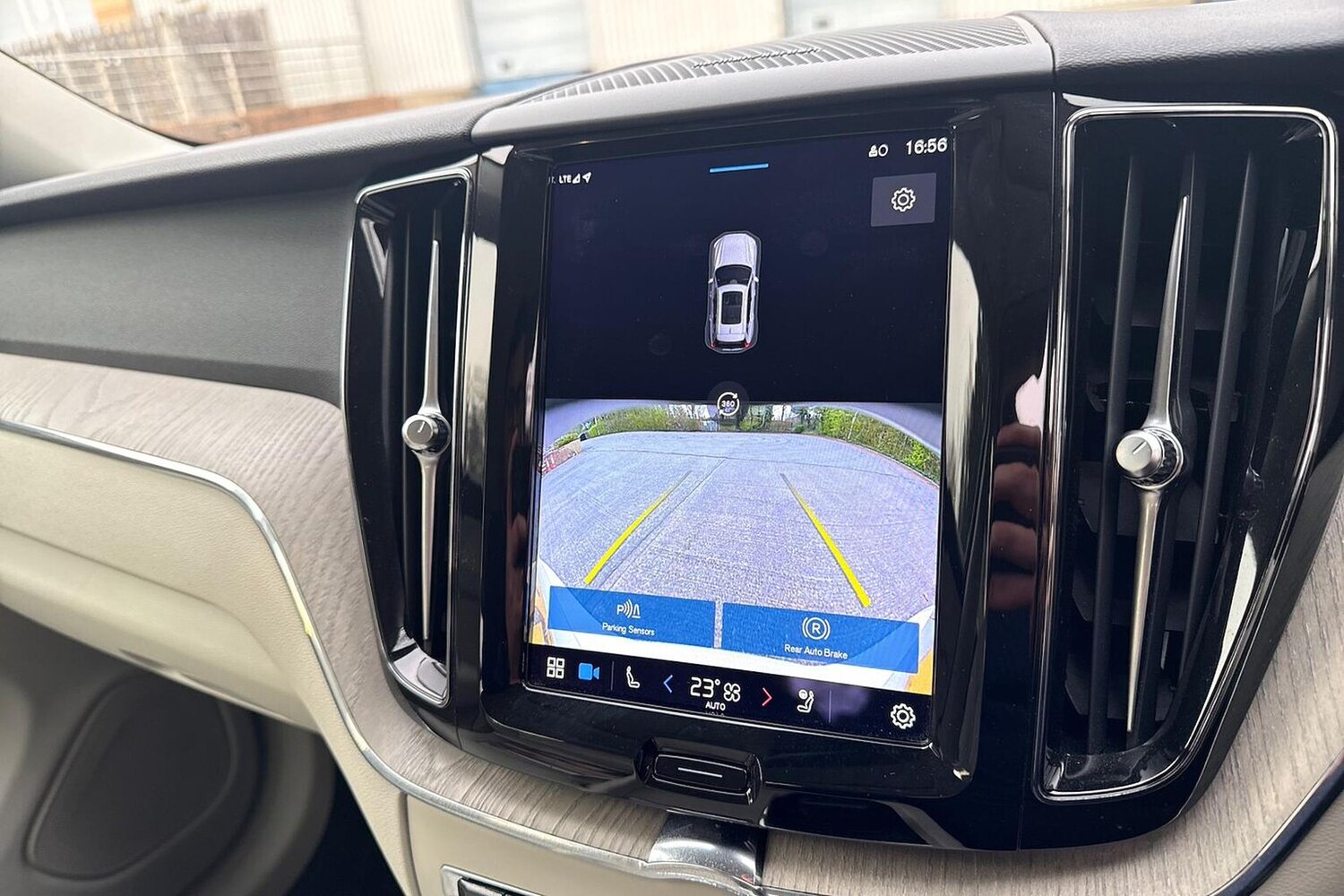 Used Volvo XC60 2022 for sale - 78192796: Photo 25