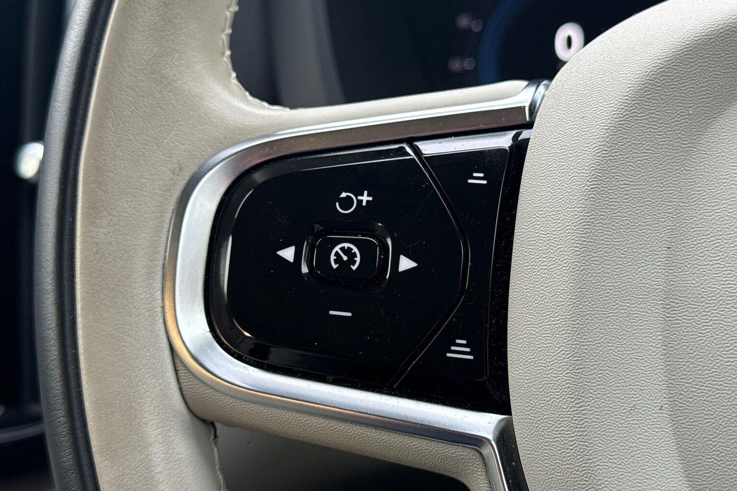 Used Volvo XC60 2022 for sale - 78192796: Photo 27