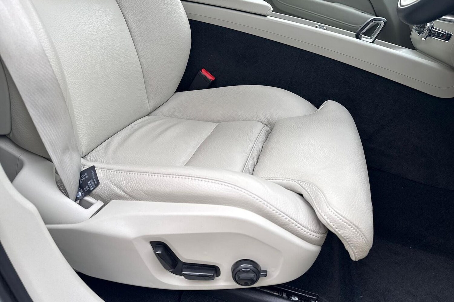 Used Volvo XC60 2022 for sale - 78192796: Photo 30