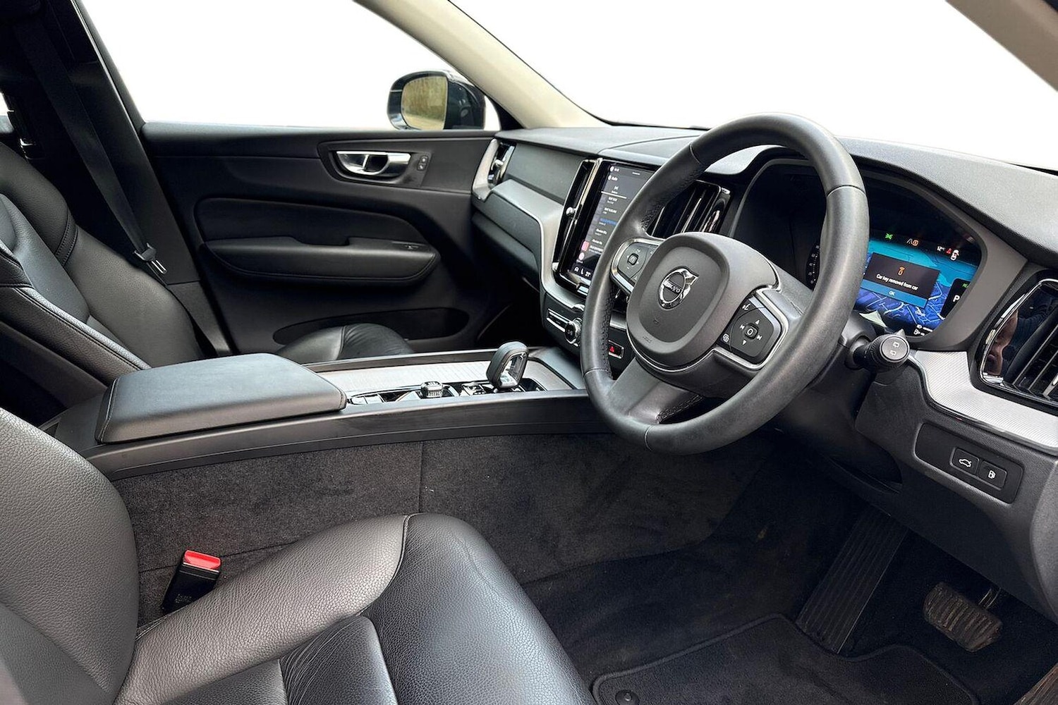 Used Volvo XC60 2022 for sale - 77973938: Photo 15