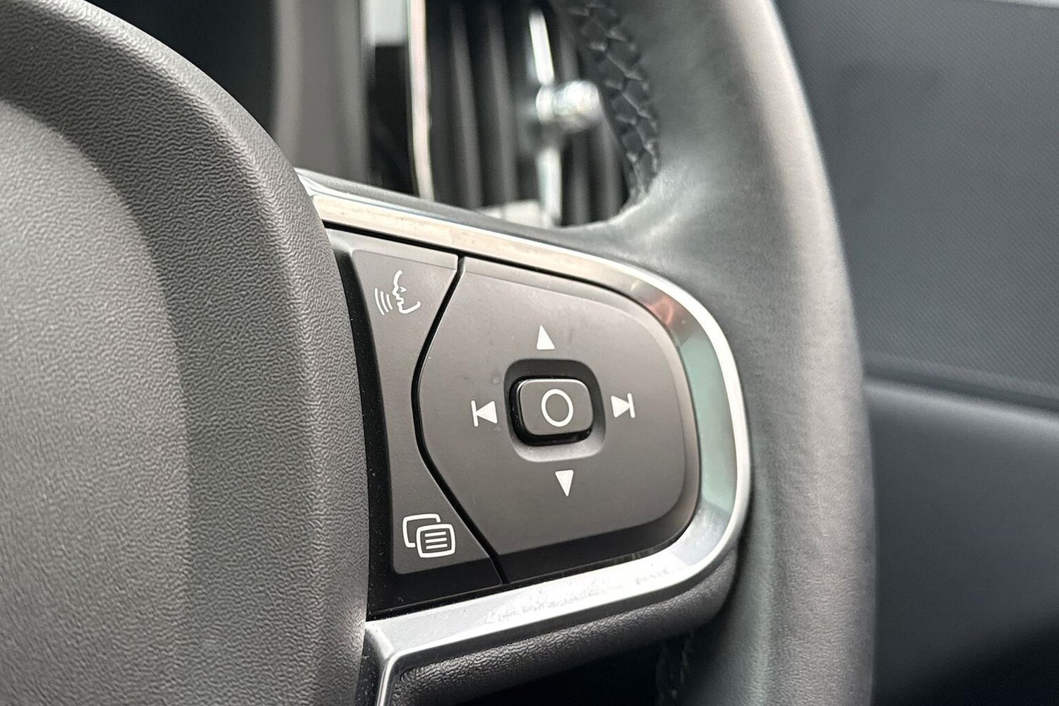 Used Volvo XC60 2022 for sale - 77973938: Photo 27