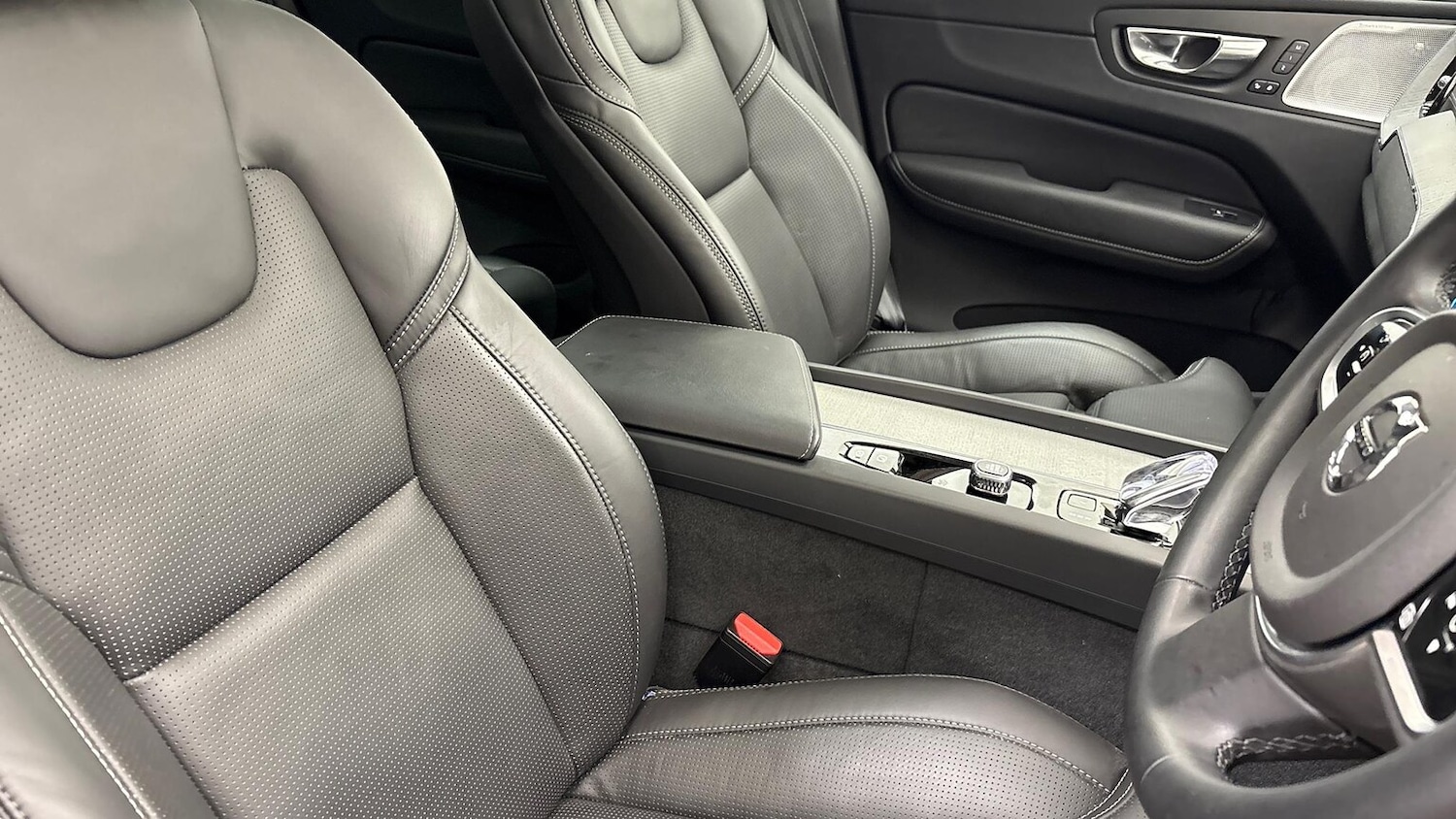 Used Volvo XC60 2025 for sale - 76713194: Photo 28