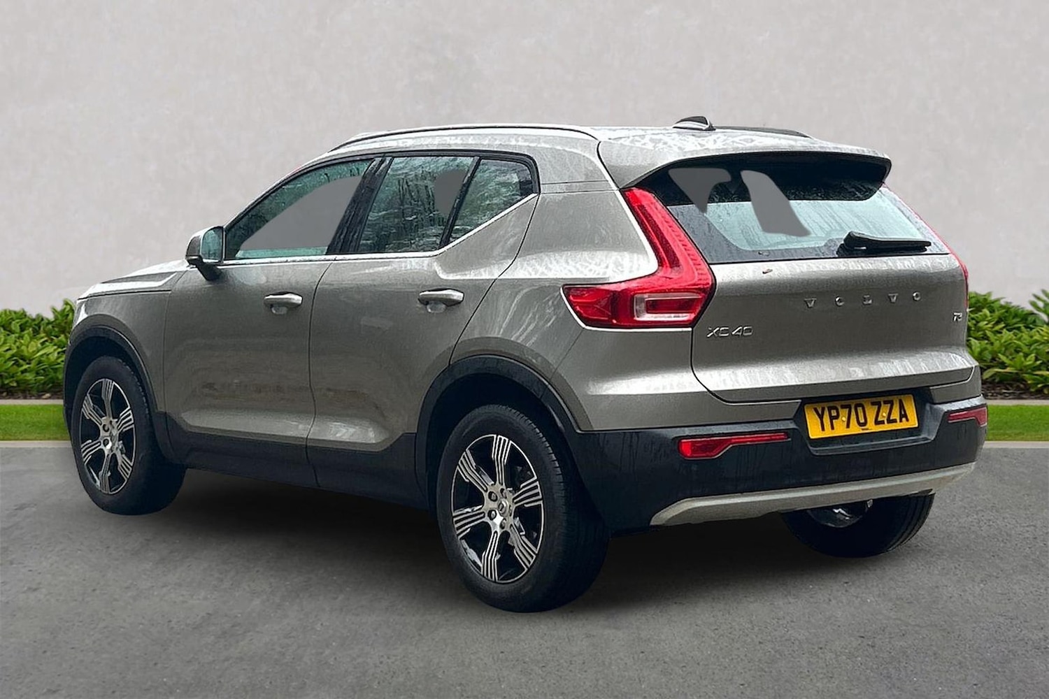 Used Volvo XC40 2020 for sale - 76757426: Photo 2