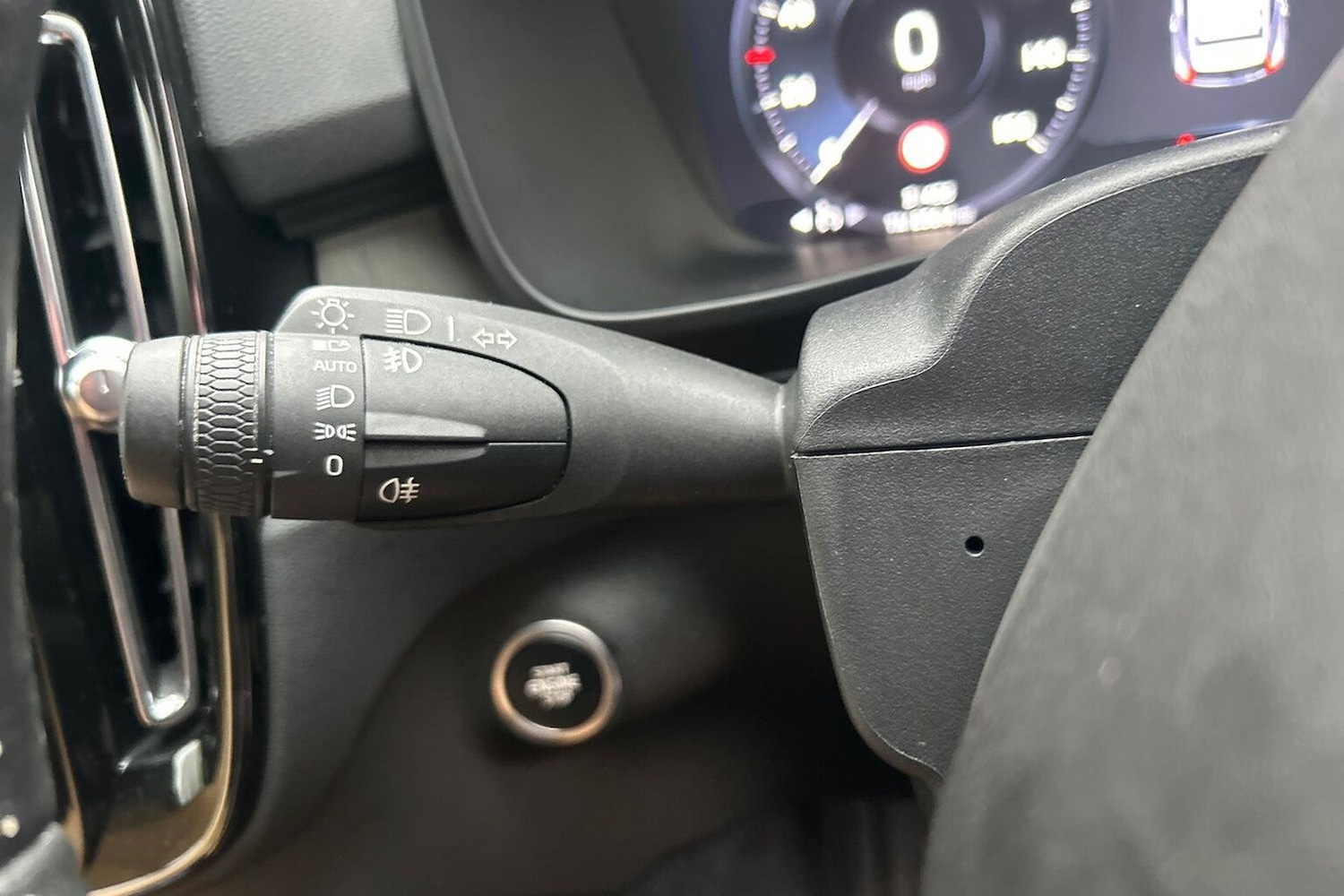 Used Volvo XC40 2020 for sale - 76757426: Photo 28