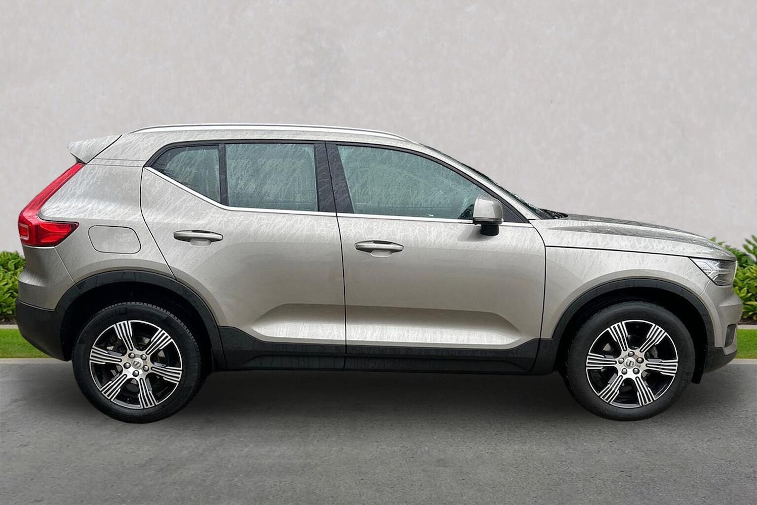 Used Volvo XC40 2020 for sale - 76757426: Photo 3