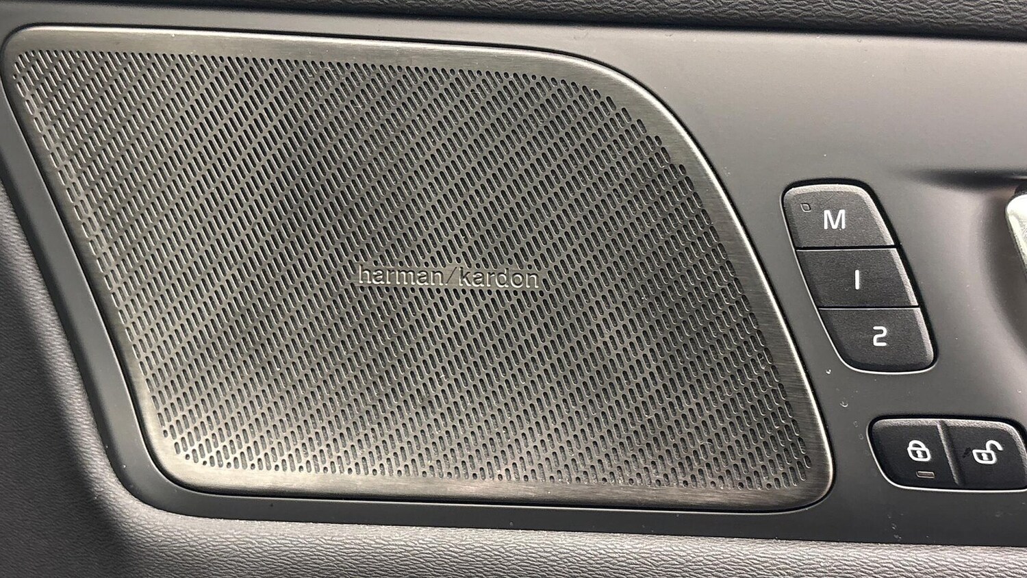 Used Volvo V60 2024 for sale - 77487350: Photo 24