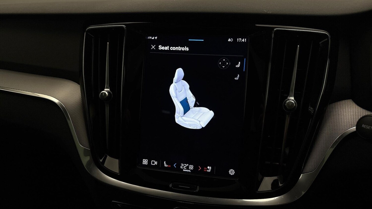 Used Volvo V60 2024 for sale - 77487350: Photo 35