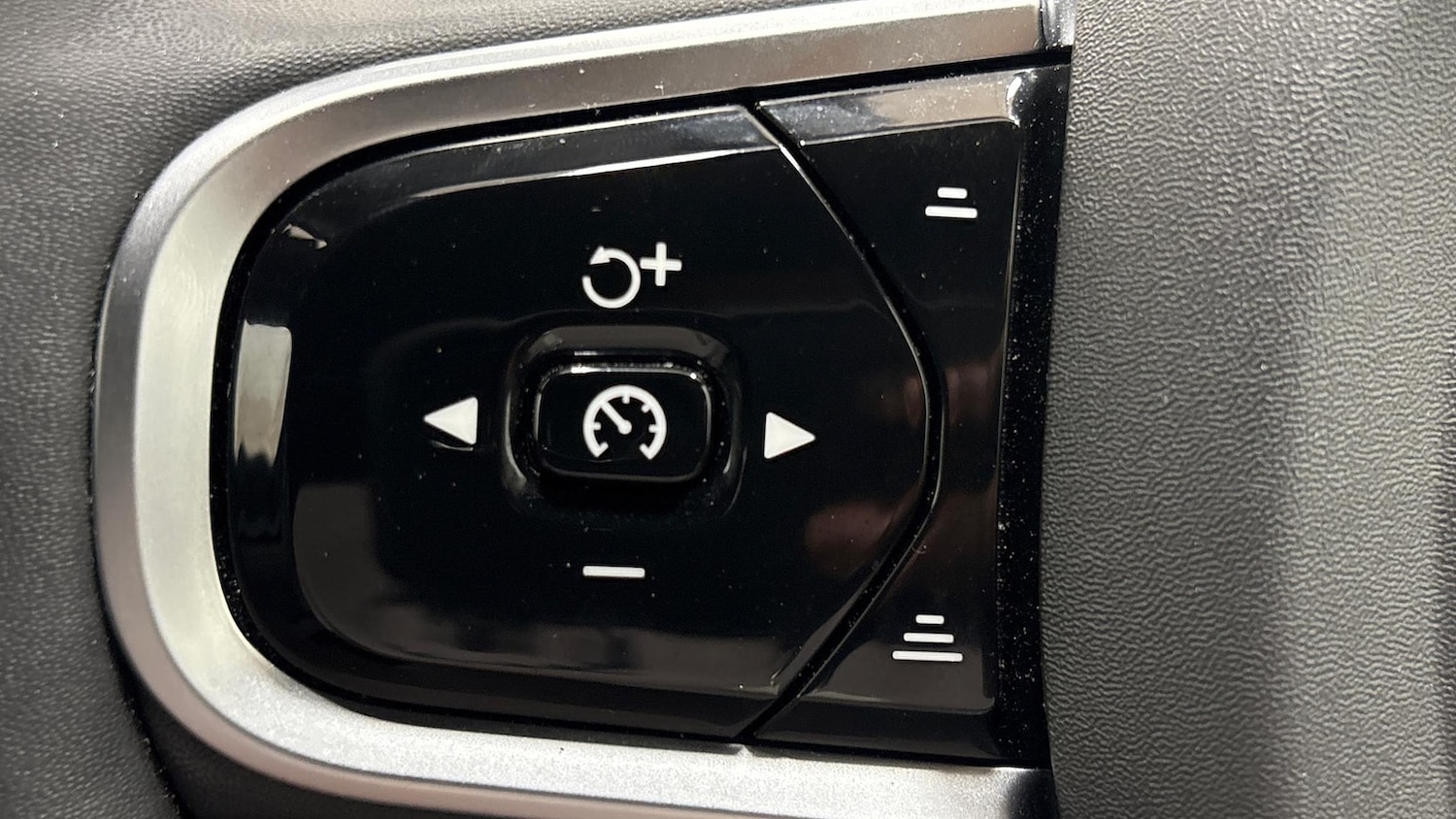 Used Volvo XC60 2025 for sale - 76757432: Photo 27