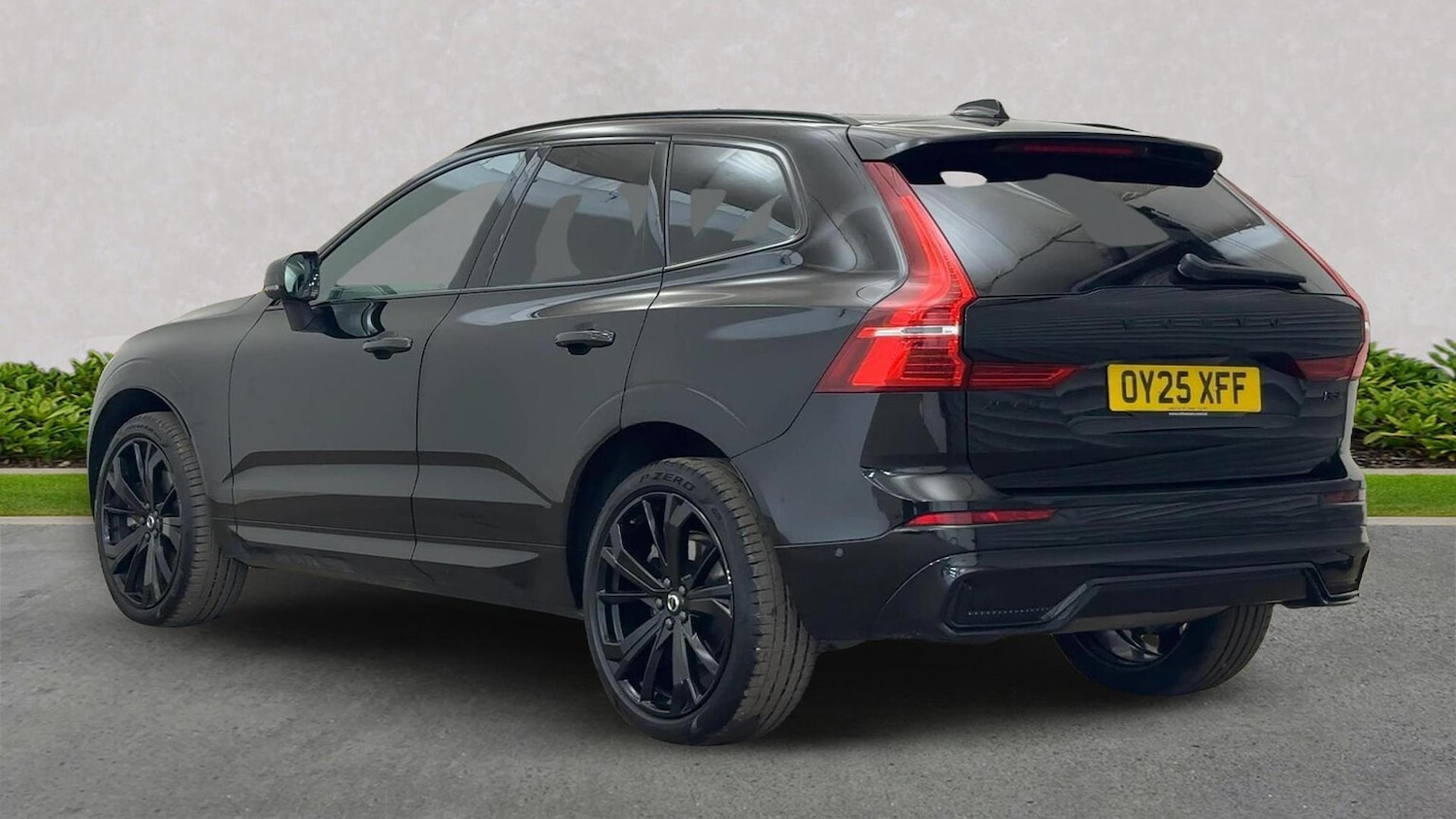 Used Volvo XC60 2025 for sale - 76757432: Photo 4