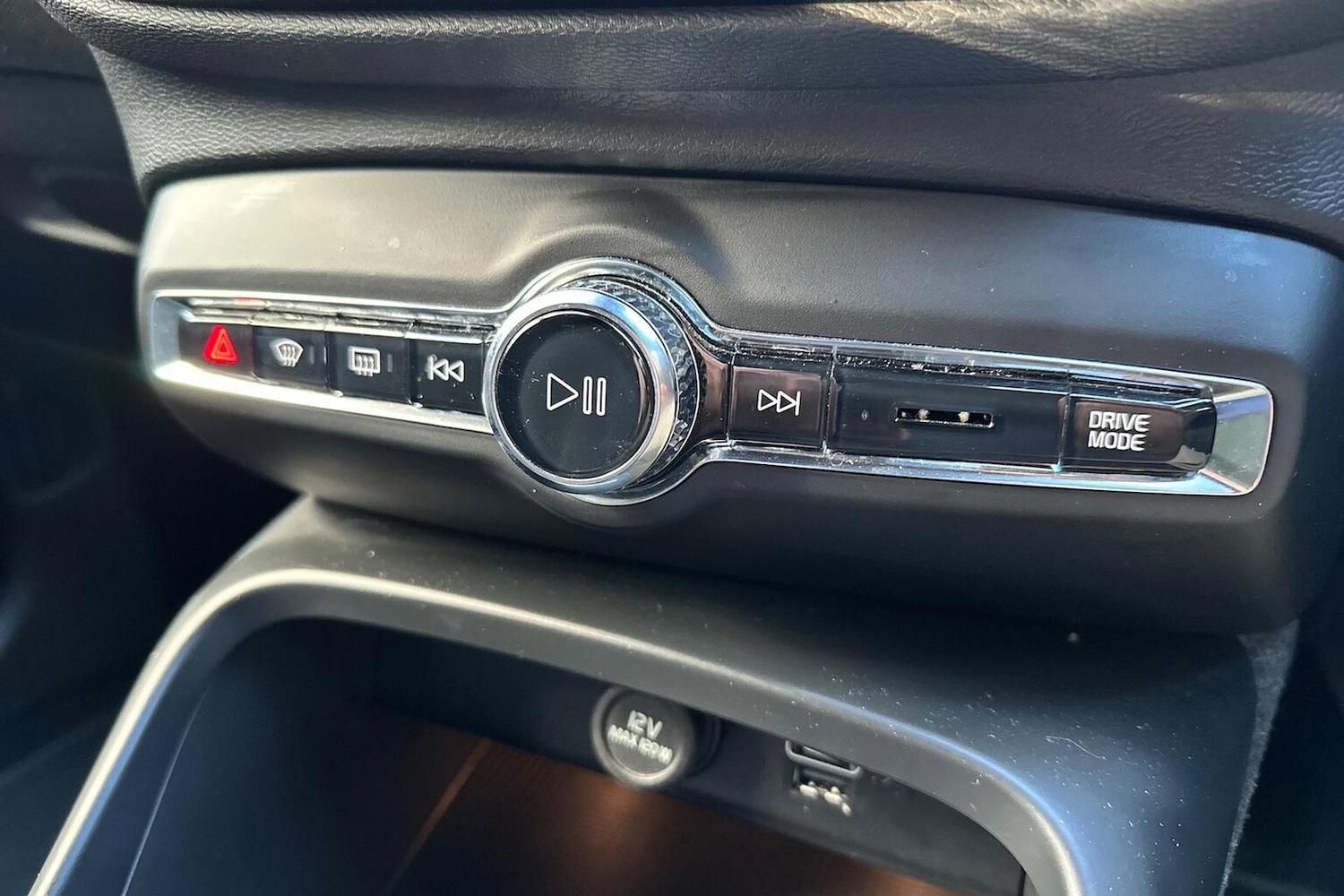 Used Volvo XC40 2022 for sale - 76757435: Photo 23