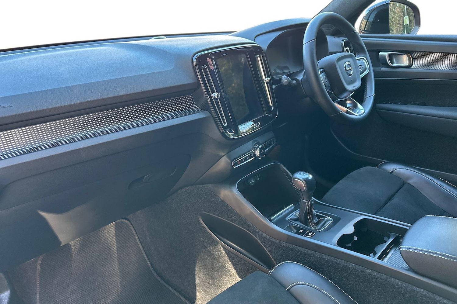 Used Volvo XC40 2022 for sale - 76757435: Photo 8