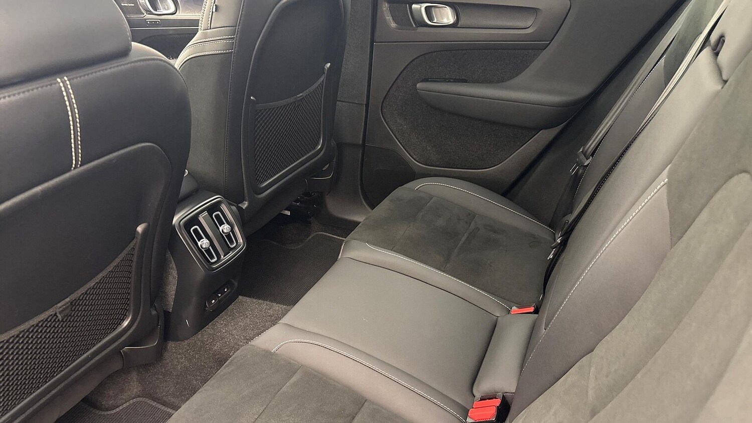 Used Volvo XC40 2023 for sale - 78192902: Photo 12