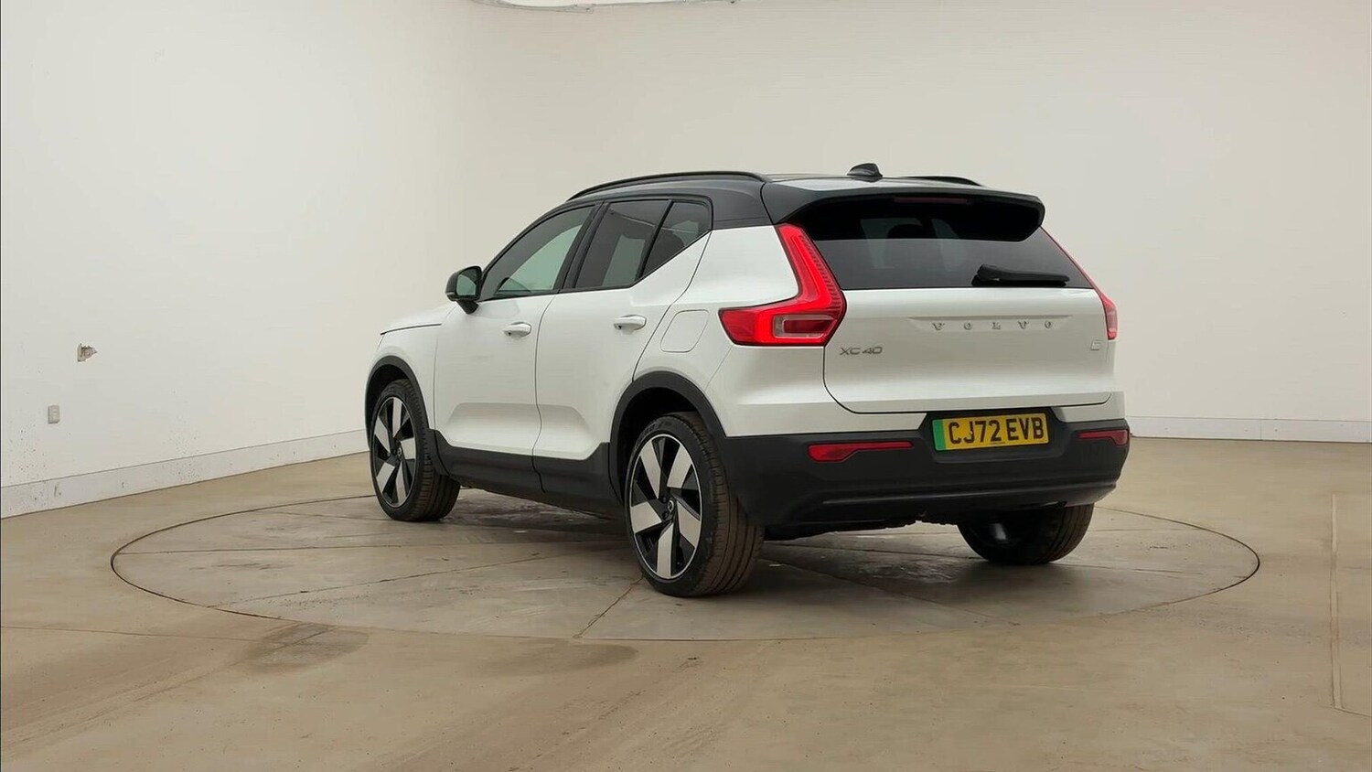 Used Volvo XC40 2023 for sale - 78192902: Photo 9