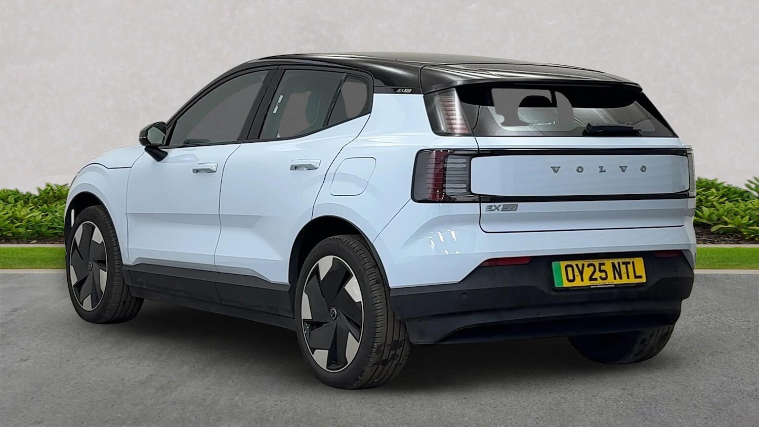 Used Volvo EX30 2025 for sale - 76402405: Photo 3