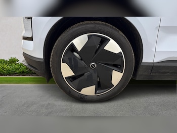 Used Volvo EX30 2025 for sale - 76402405: Photo