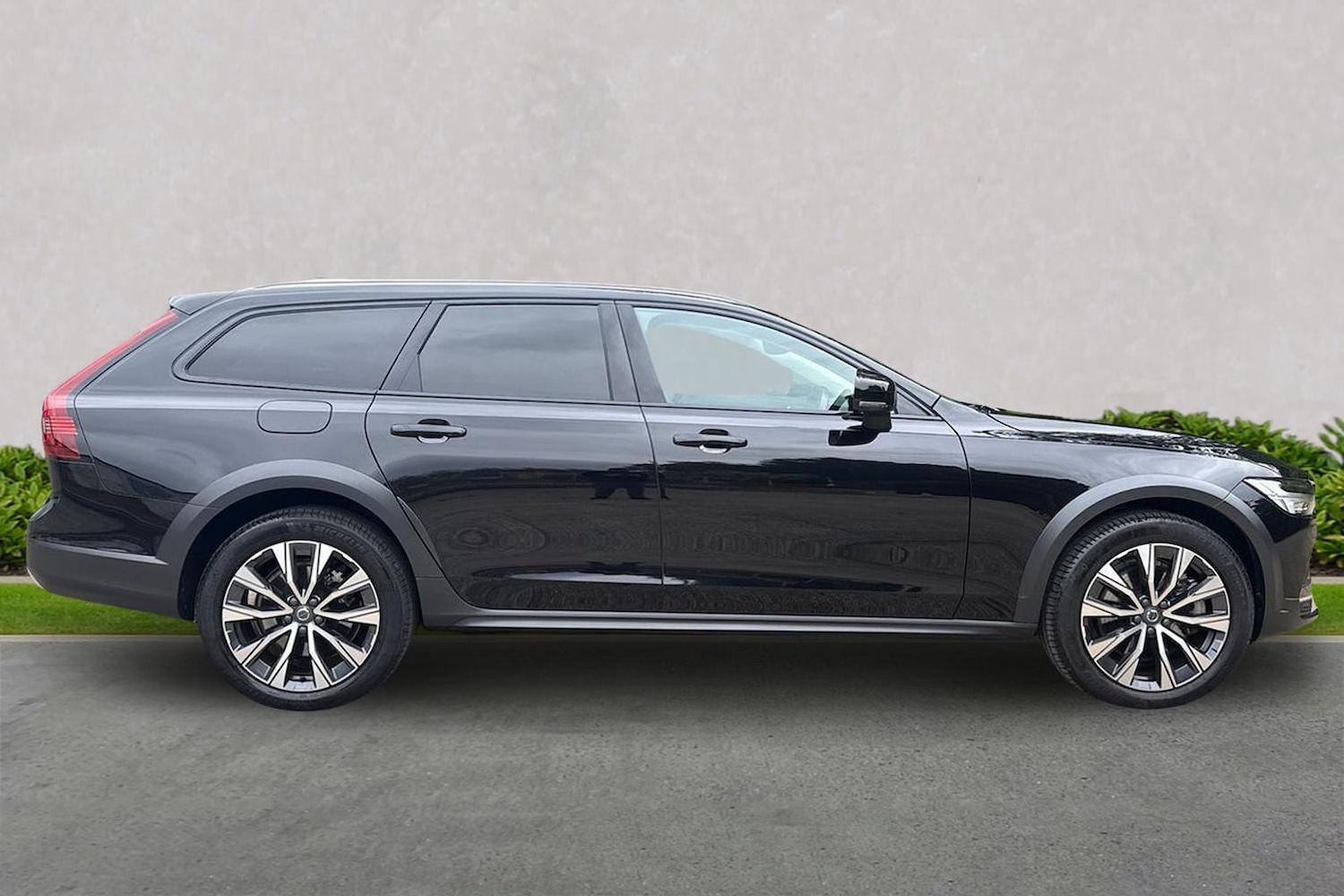 Used Volvo V90 2022 for sale - 77818230: Photo 3