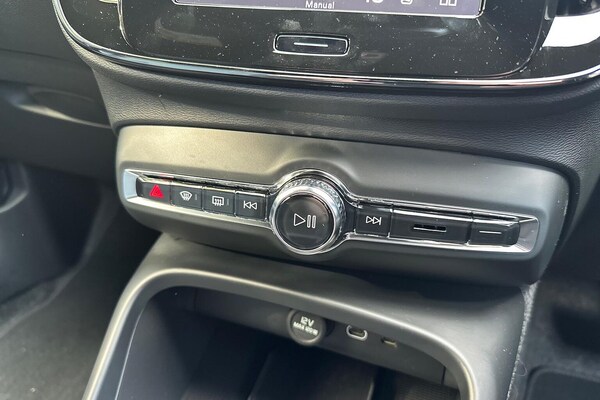 Used Volvo XC40 2025 for sale - 76252647: Photo 12