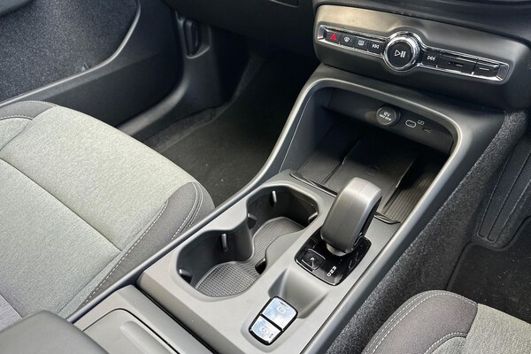 Used Volvo XC40 2025 for sale - 76252647: Photo 13