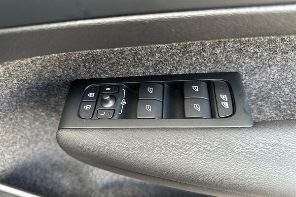 Used Volvo XC40 2025 for sale - 76252647: Photo 21