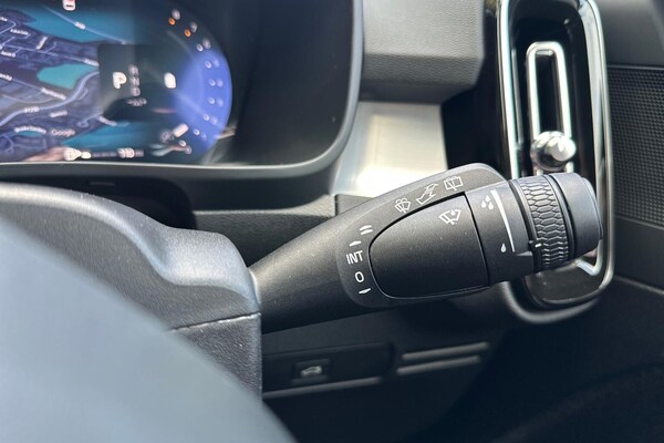 Used Volvo XC40 2025 for sale - 76252647: Photo 28