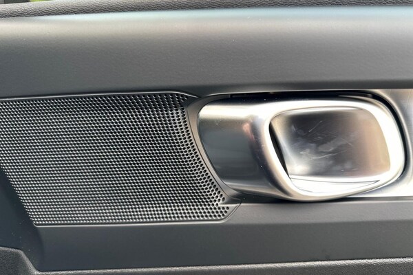 Used Volvo XC40 2025 for sale - 76252647: Photo 31