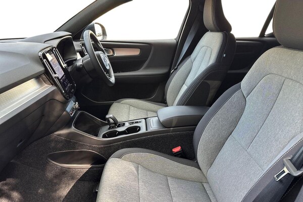 Used Volvo XC40 2025 for sale - 76252647: Photo 7
