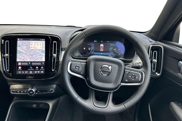 Used Volvo XC40 2025 for sale - 76252647: Photo 9