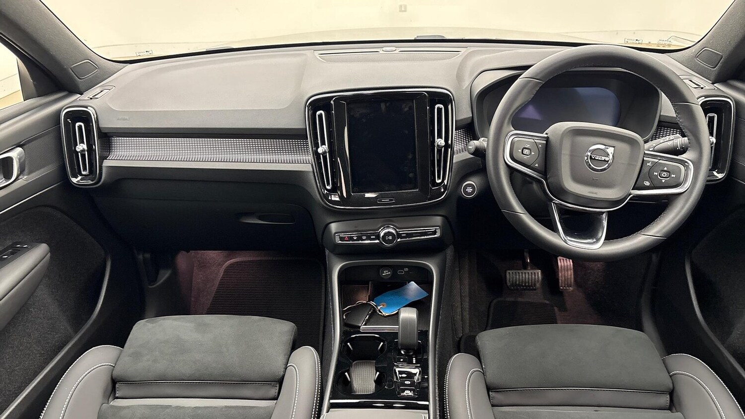 Used Volvo XC40 2024 for sale - 76413936: Photo 10