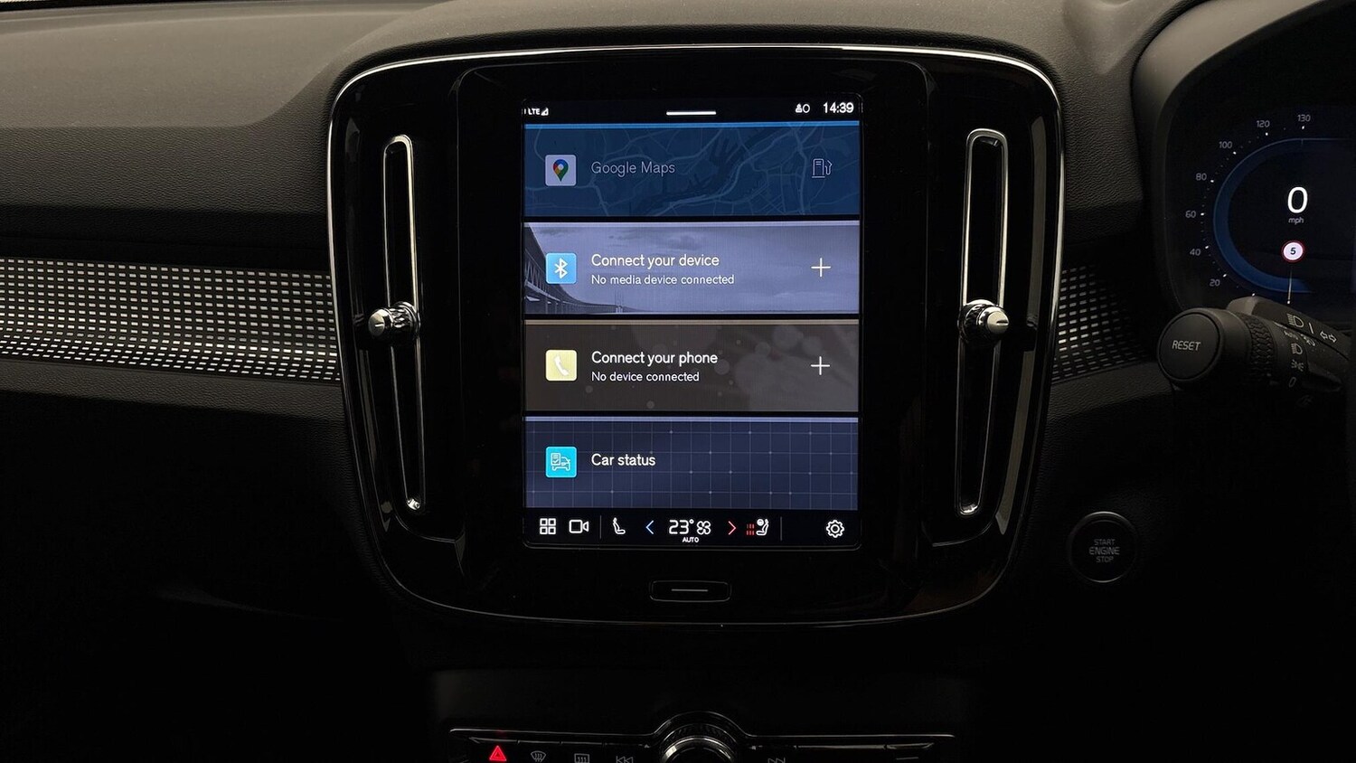 Used Volvo XC40 2024 for sale - 76413936: Photo 11