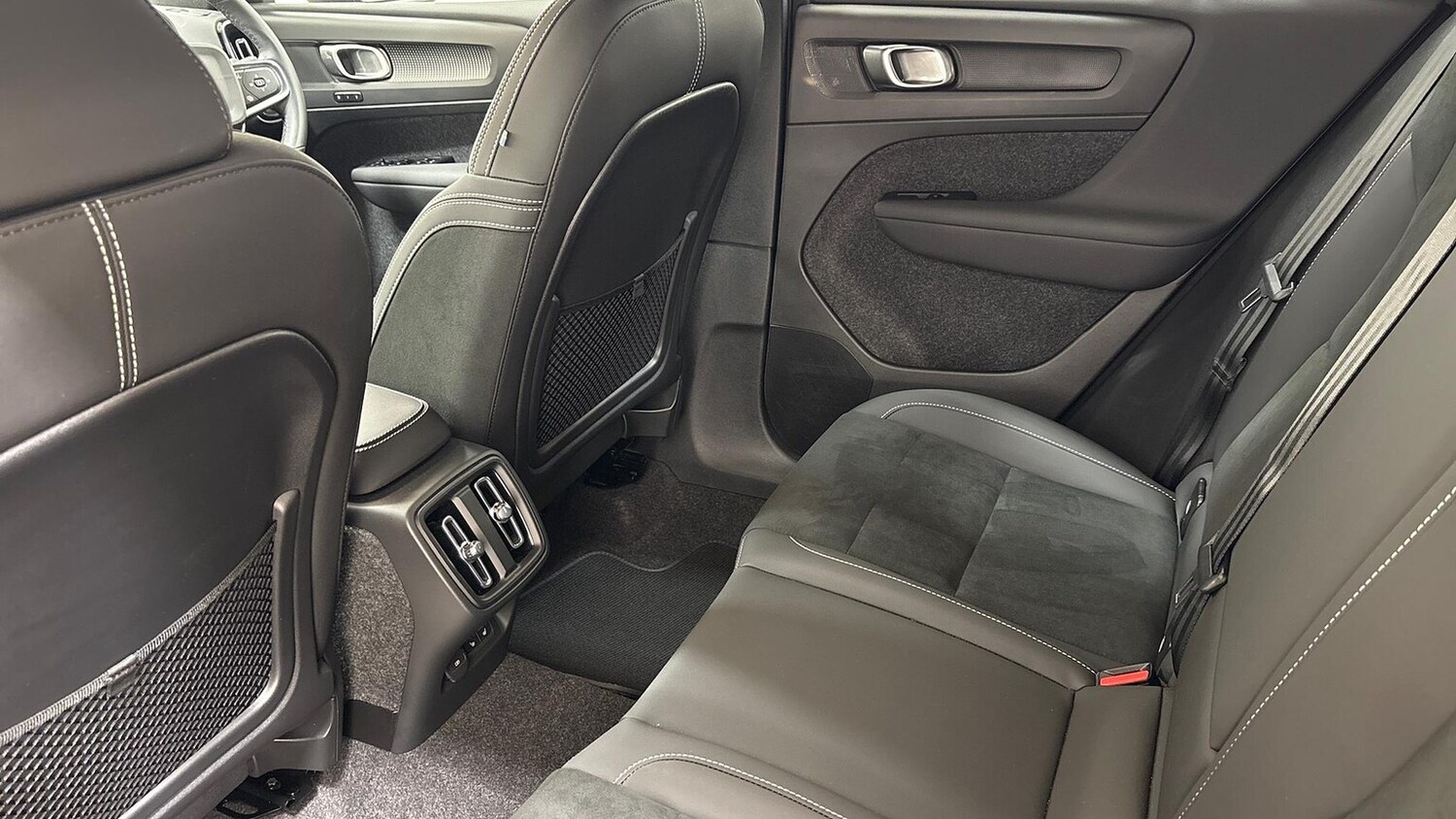 Used Volvo XC40 2024 for sale - 76413936: Photo 13