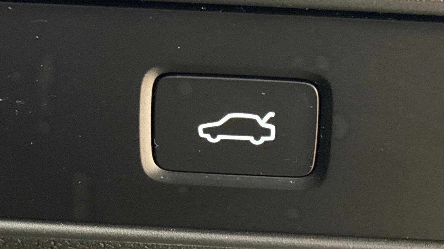 Used Volvo XC40 2024 for sale - 76413936: Photo 28