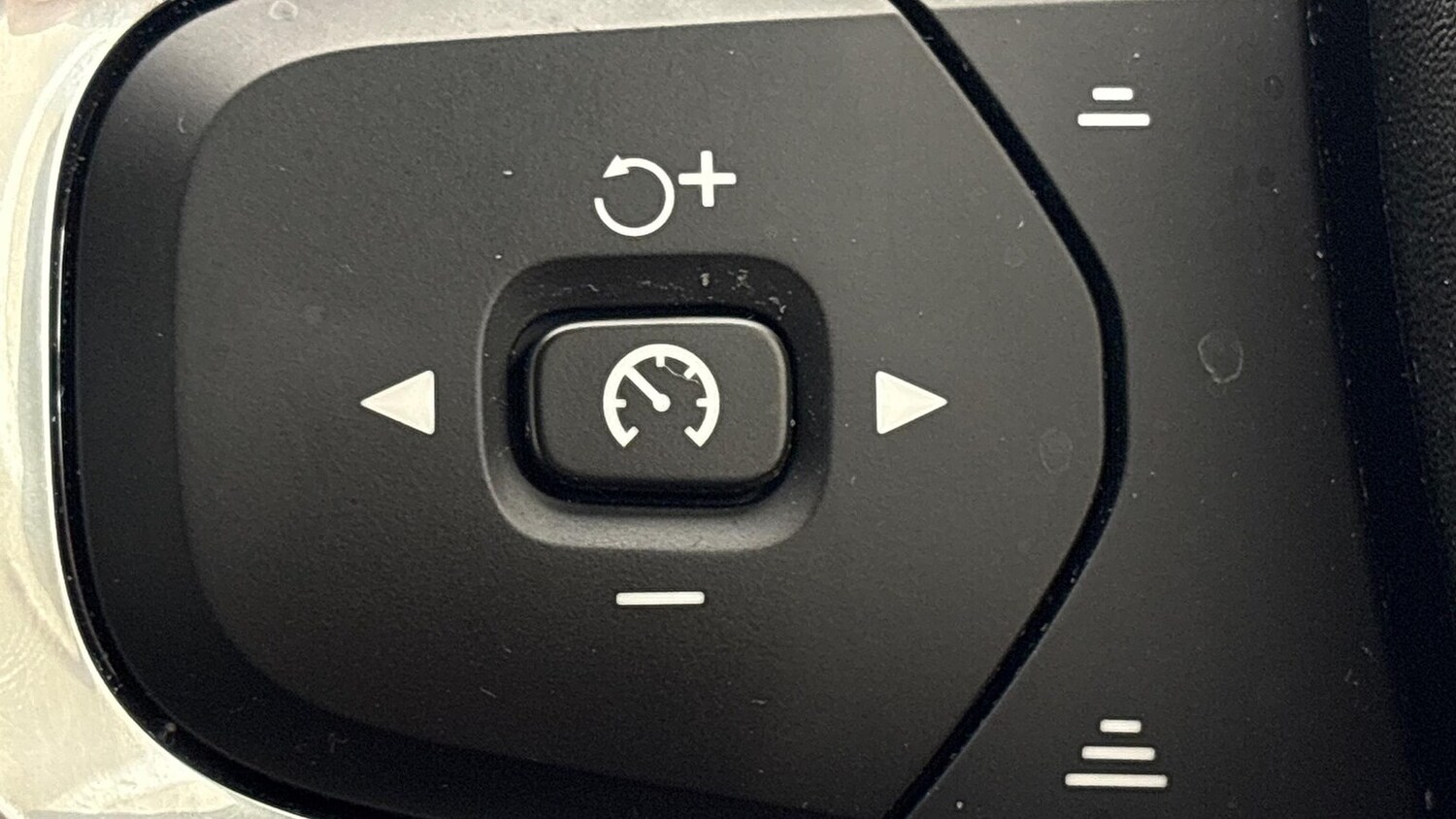 Used Volvo XC40 2024 for sale - 76413936: Photo 29